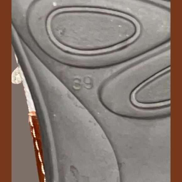 ECCO Wolky  Mary Jane Walking Shoe
Size EU 39 US 8.5 - Picture 6 of 6